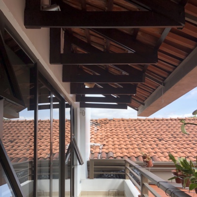 Balcón, Terraza y Jardines en Remodelacion Terraza y Servicio Sanitario C90 Cariari